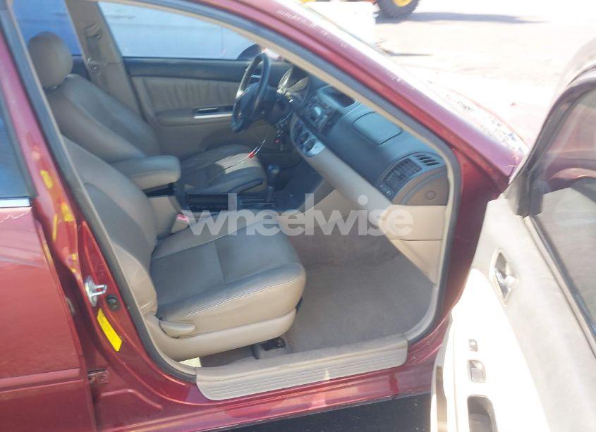 Photo 5 of 2005 Toyota Camry SE V6 (VIN 4T1BA30K85U506728)
