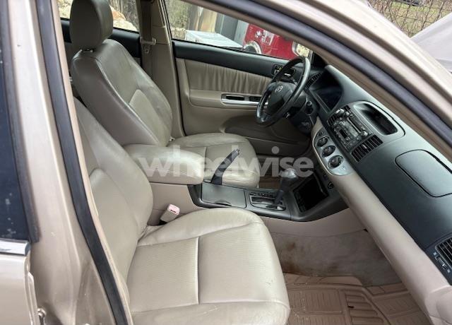 Photo 5 of 2005 Toyota Camry SE V6 (VIN 4T1BA32K05U074598)