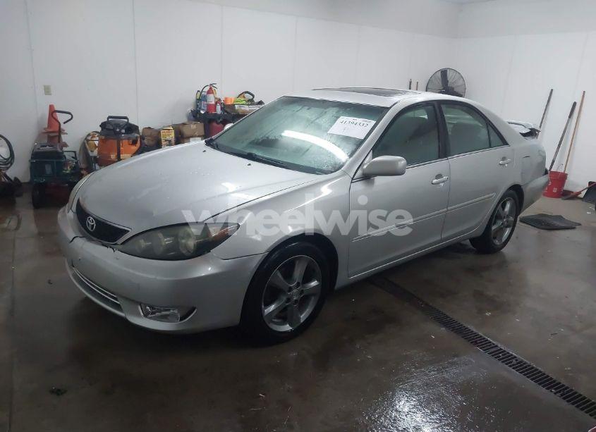 Photo 2 of 2005 Toyota Camry SE V6 (VIN 4T1BA32K05U074861)