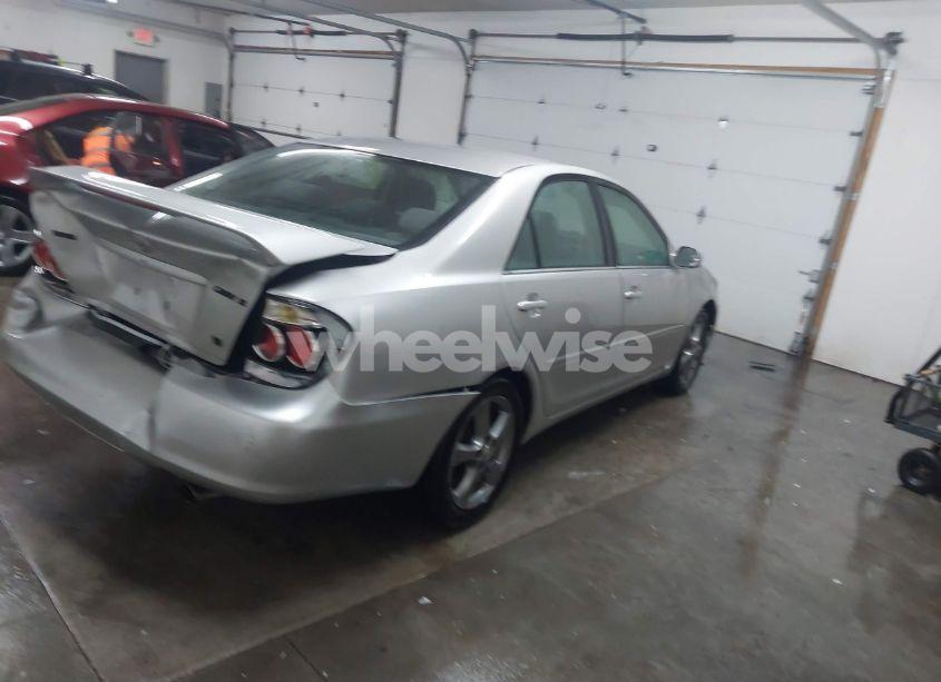 Photo 4 of 2005 Toyota Camry SE V6 (VIN 4T1BA32K05U074861)