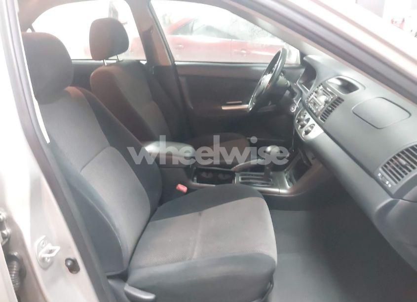 Photo 5 of 2005 Toyota Camry SE V6 (VIN 4T1BA32K05U074861)
