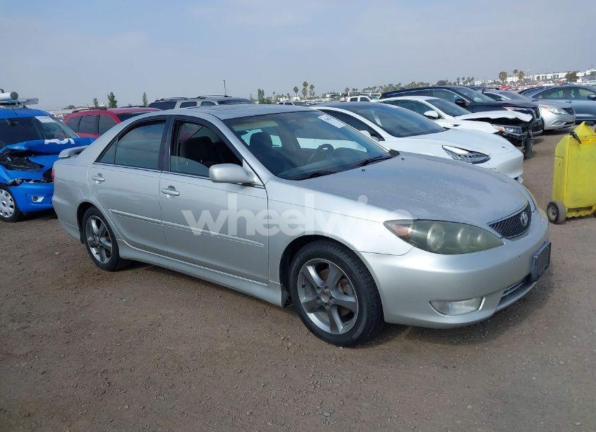 2005 Toyota Camry SE V6 (VIN 4T1BA32K15U039049) main photo