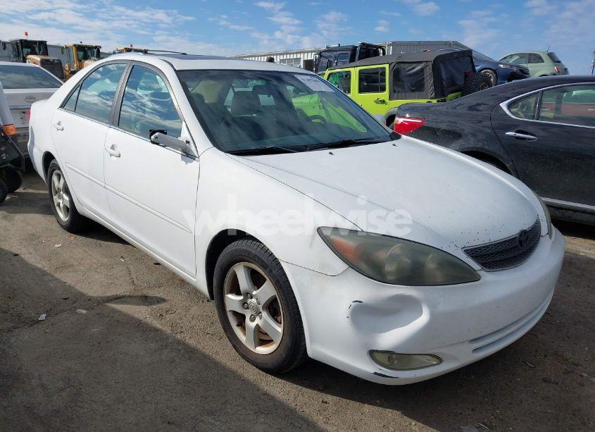 2004 Toyota Camry SE V6 (VIN 4T1BA32K34U505224) main photo