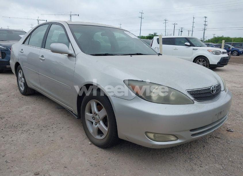 2004 Toyota Camry SE V6 (VIN 4T1BA32K44U015827) main photo