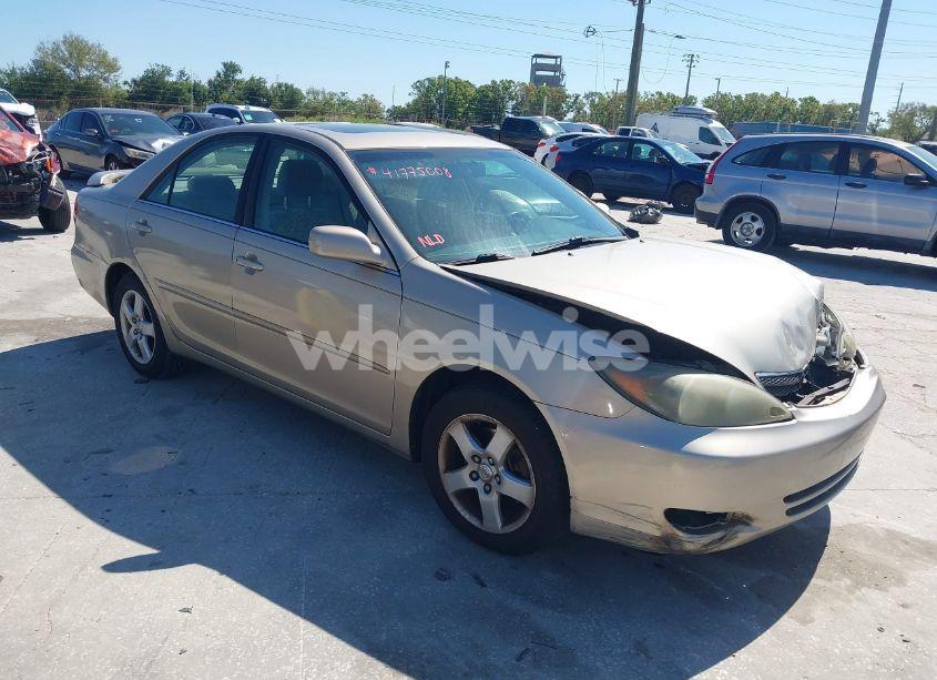 2004 Toyota Camry SE V6 (VIN 4T1BA32K44U504616) main photo