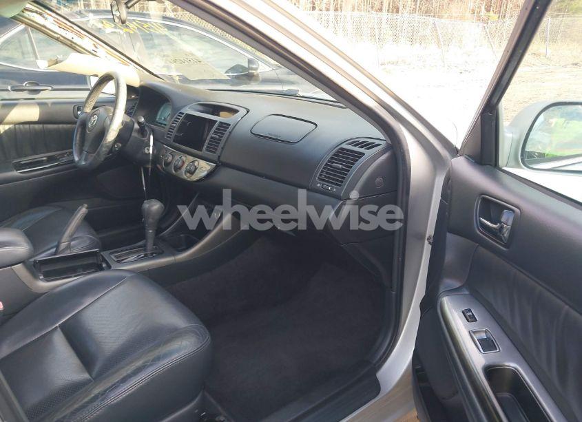 Photo 5 of 2004 Toyota Camry SE V6 (VIN 4T1BA32K64U505010)