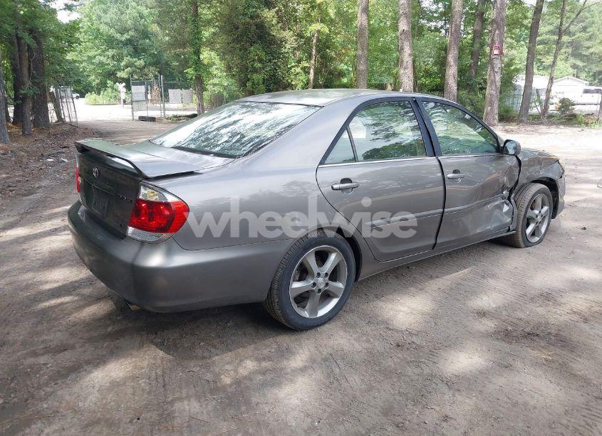 Photo 4 of 2005 Toyota Camry SE V6 (VIN 4T1BA32K75U051903)