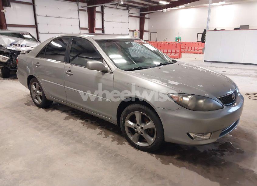 2005 Toyota Camry SE V6 (VIN 4T1BA32K85U055037) main photo