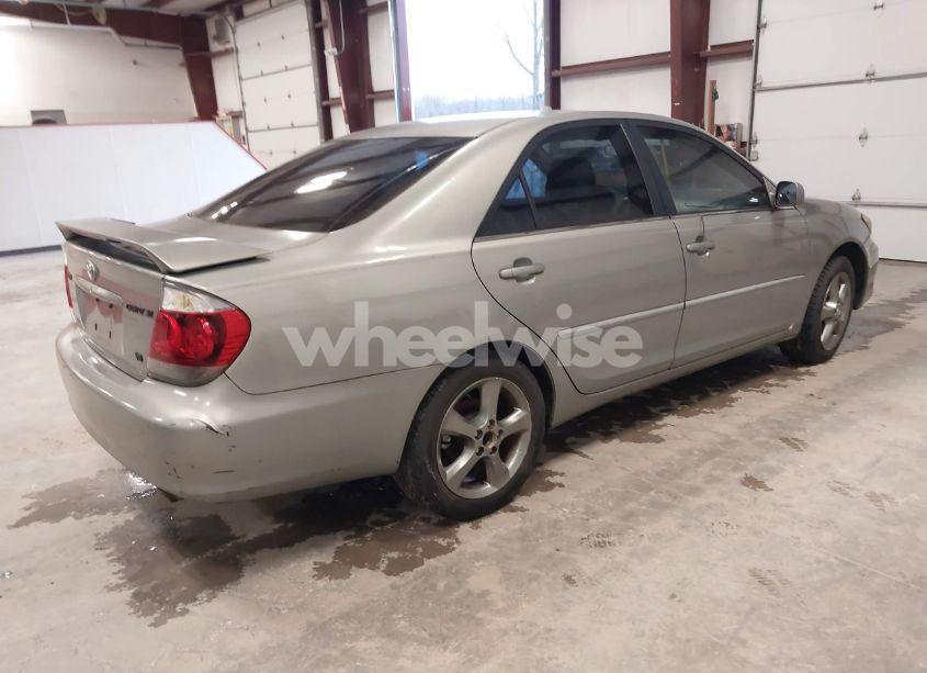 Photo 4 of 2005 Toyota Camry SE V6 (VIN 4T1BA32K85U055037)