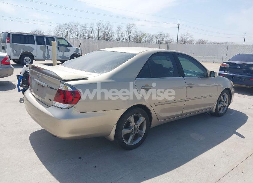 Photo 4 of 2005 Toyota Camry SE V6 (VIN 4T1BA32K95U046895)