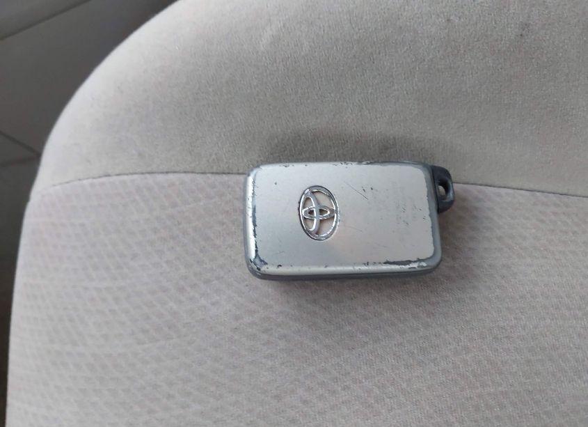 Photo 11 of 2010 Toyota Camry HYBRID (VIN 4T1BB3EK1AU112889)