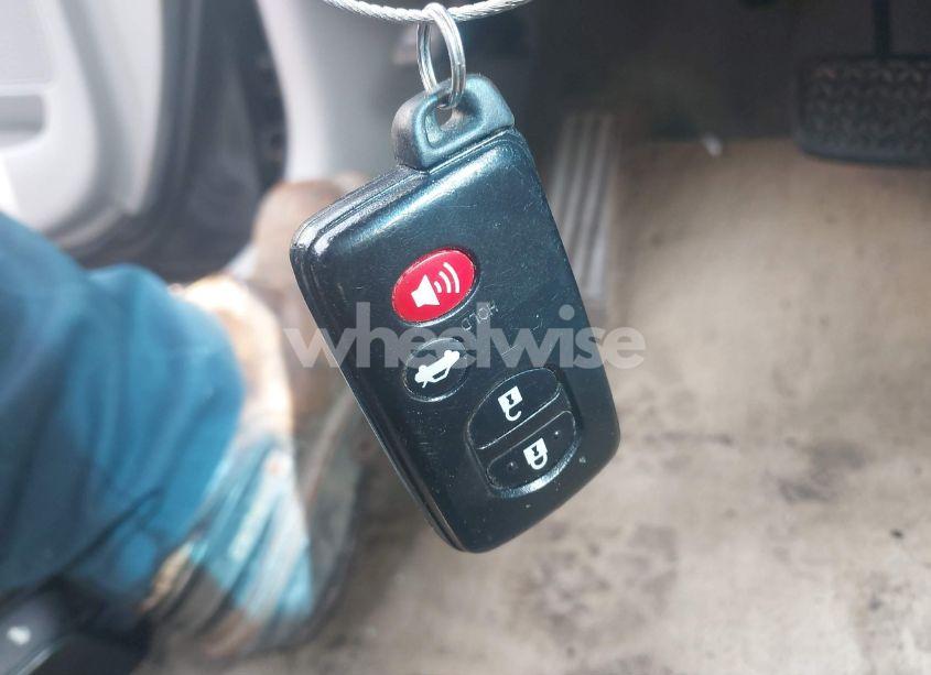 Photo 11 of 2011 Toyota Camry HYBRID (VIN 4T1BB3EK1BU131749)