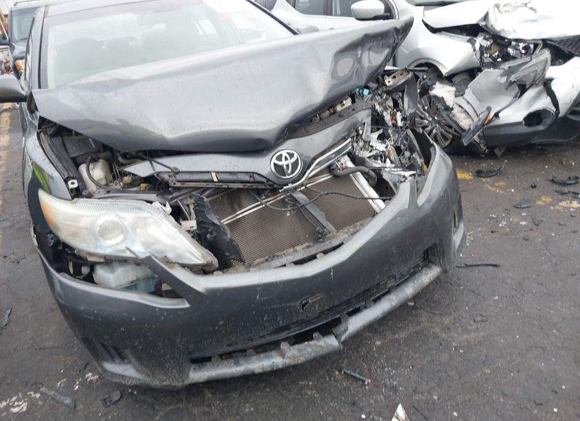 Photo 6 of 2011 Toyota Camry HYBRID (VIN 4T1BB3EK1BU142024)