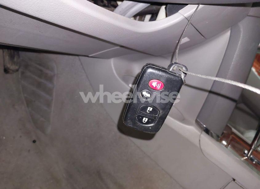 Photo 11 of 2011 Toyota Camry HYBRID (VIN 4T1BB3EK2BU136944)