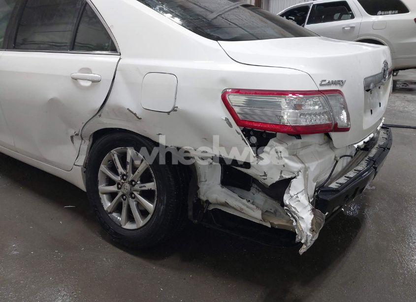 Photo 6 of 2011 Toyota Camry HYBRID (VIN 4T1BB3EK2BU136944)