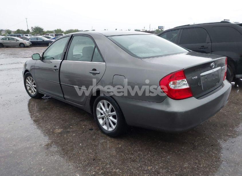 Photo 3 of 2002 Toyota Camry LE (VIN 4T1BB3EK7BU******)