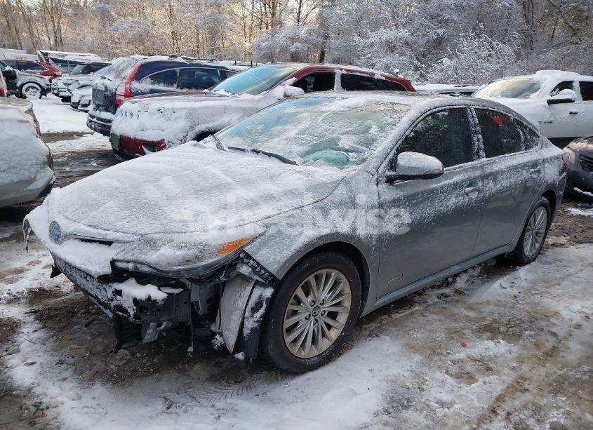 Photo 2 of 2018 Toyota Avalon HYBRID LIMITED (VIN 4T1BD1EB0JU063330)