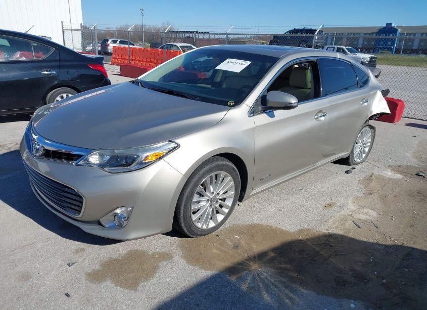 Photo 2 of 2015 Toyota Avalon HYBRID LIMITED (VIN 4T1BD1EB1FU040937)