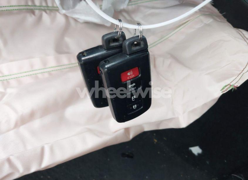 Photo 11 of 2015 Toyota Avalon HYBRID LIMITED (VIN 4T1BD1EB1FU041506)