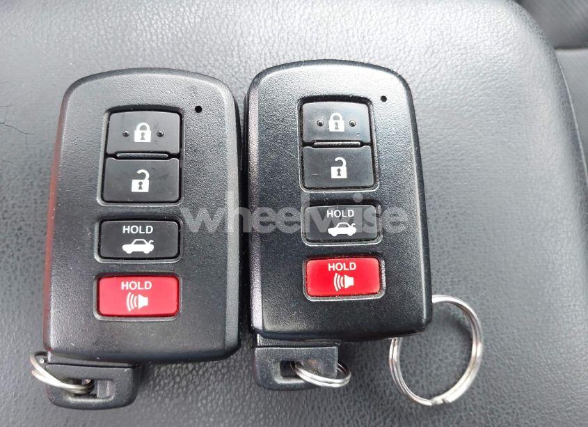 Photo 11 of 2018 Toyota Avalon HYBRID LIMITED (VIN 4T1BD1EB3JU064410)