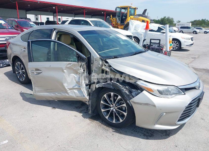 2018 Toyota Avalon HYBRID XLE (VIN 4T1BD1EB5JU060570) main photo