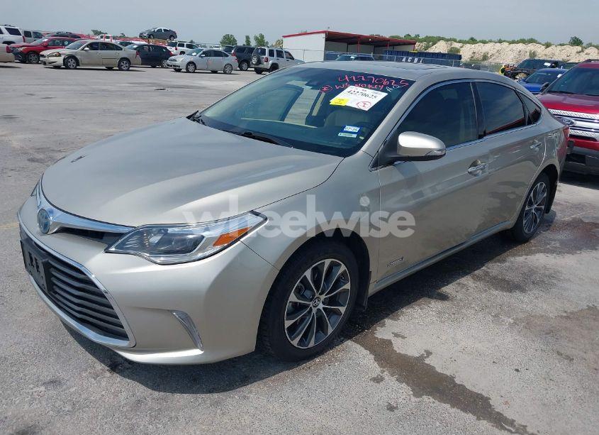 Photo 2 of 2018 Toyota Avalon HYBRID XLE (VIN 4T1BD1EB5JU060570)