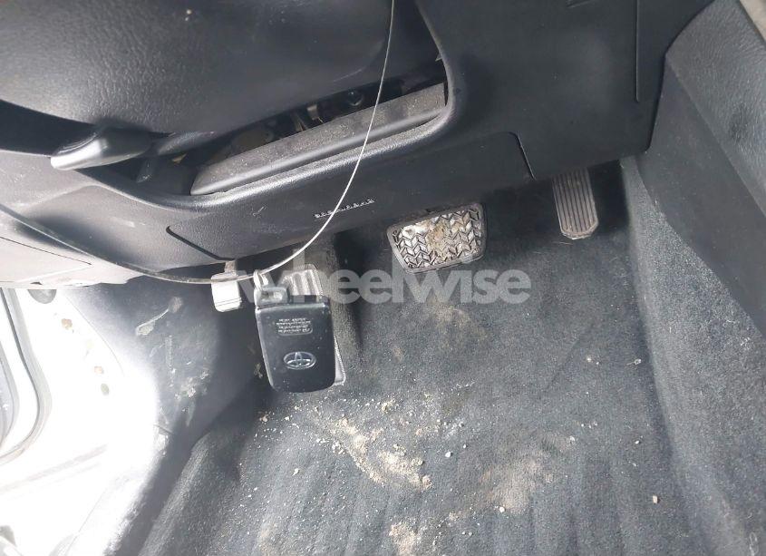 Photo 11 of 2013 Toyota Avalon HYBRID LIMITED (VIN 4T1BD1EBXDU004578)