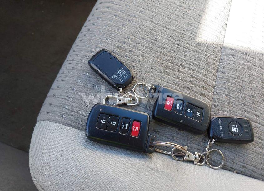 Photo 11 of 2012 Toyota Camry HYBRID XLE (VIN 4T1BD1FK0CU008765)