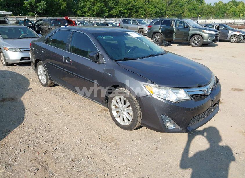 2014 Toyota Camry HYBRID XLE (VIN 4T1BD1FK0EU098941) main photo