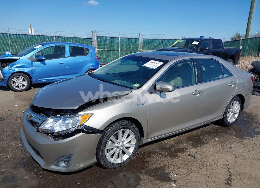 Photo 2 of 2014 Toyota Camry HYBRID XLE (VIN 4T1BD1FK0EU112479)