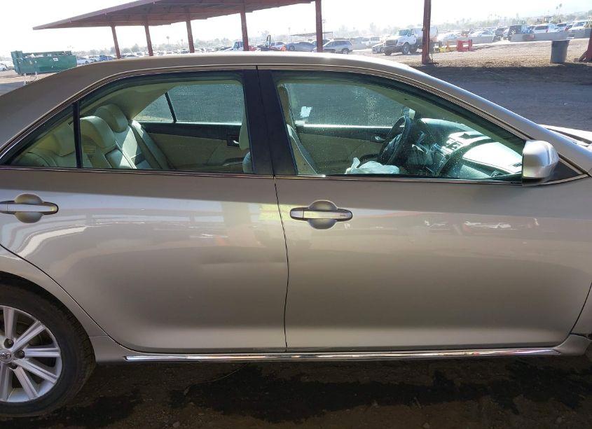 Photo 14 of 2014 Toyota Camry HYBRID XLE (VIN 4T1BD1FK0EU121800)