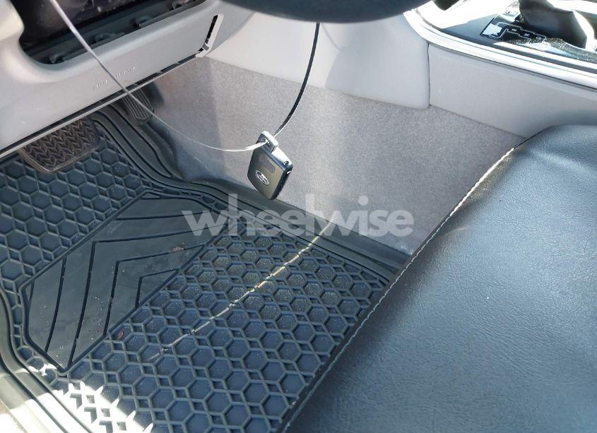 Photo 11 of 2015 Toyota Camry HYBRID LE (VIN 4T1BD1FK0FU143362)