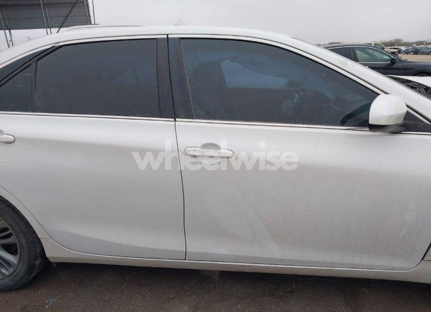 Photo 13 of 2015 Toyota Camry HYBRID/LE/XLE/SE (VIN 4T1BD1FK0FU175597)