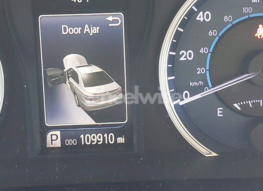 Photo 16 of 2016 Toyota Camry HYBRID XLE (VIN 4T1BD1FK0GU182518)