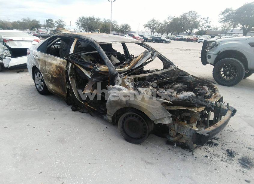 2016 Toyota Camry HYBRID LE (VIN 4T1BD1FK0GU187797) main photo