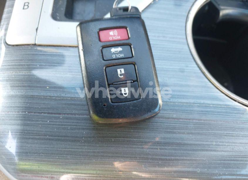 Photo 11 of 2012 Toyota Camry HYBRID LE (VIN 4T1BD1FK1CU045159)