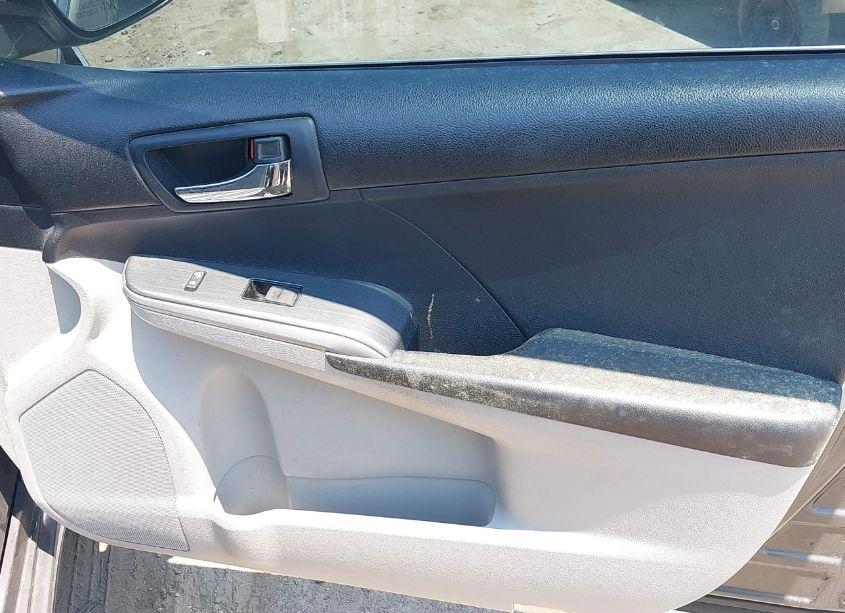 Photo 12 of 2012 Toyota Camry HYBRID LE (VIN 4T1BD1FK1CU056047)