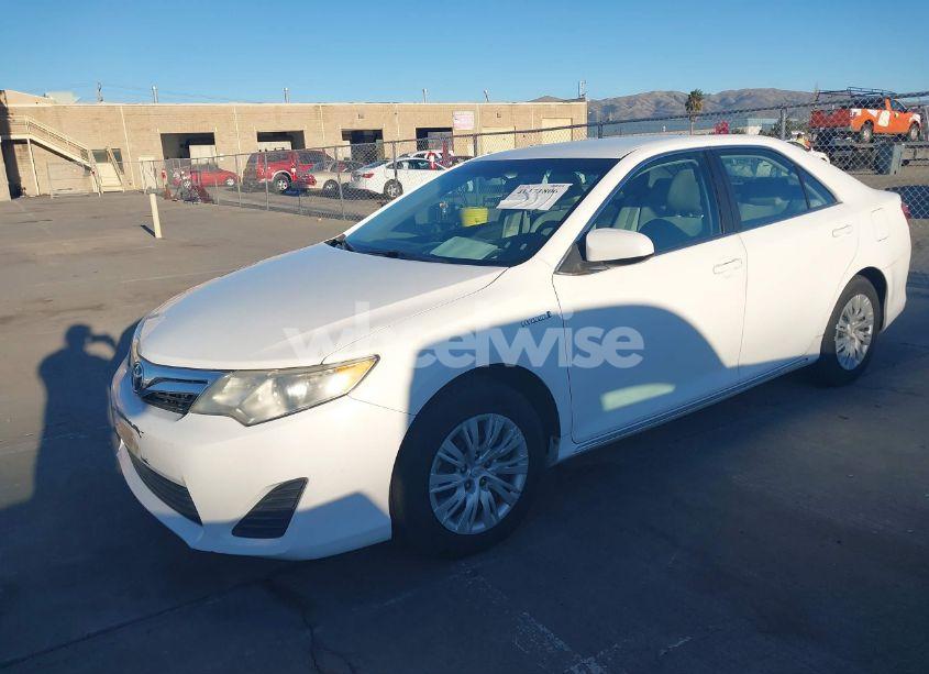 Photo 2 of 2013 Toyota Camry HYBRID LE (VIN 4T1BD1FK1DU071164)