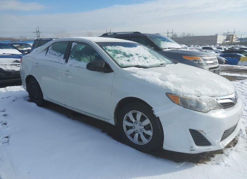 2014 Toyota Camry HYBRID LE (VIN 4T1BD1FK1EU101703) main photo