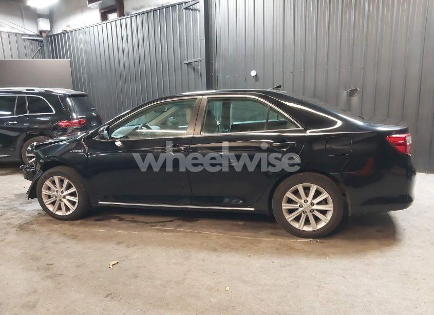 Photo 15 of 2014 Toyota Camry HYBRID XLE (VIN 4T1BD1FK1EU116878)