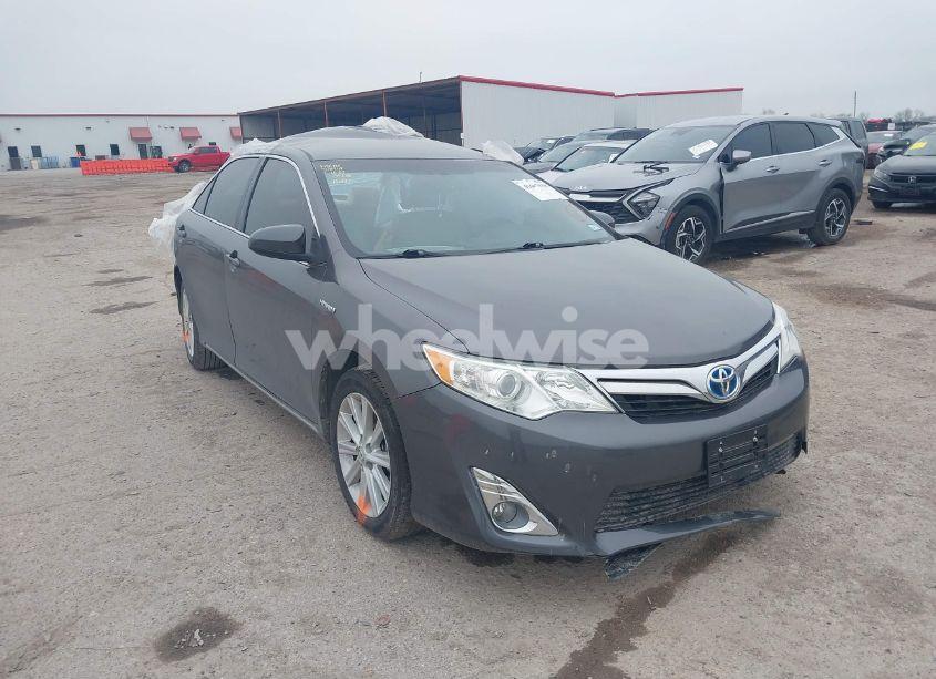 2014 Toyota Camry HYBRID XLE (VIN 4T1BD1FK1EU124950) main photo