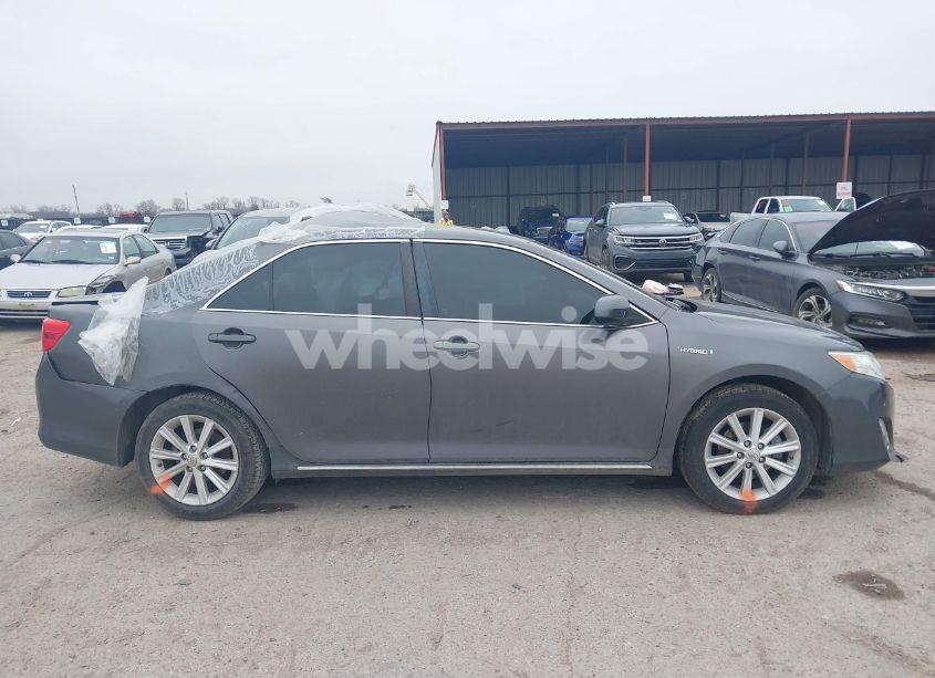 Photo 14 of 2014 Toyota Camry HYBRID XLE (VIN 4T1BD1FK1EU124950)