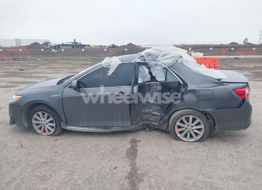 Photo 15 of 2014 Toyota Camry HYBRID XLE (VIN 4T1BD1FK1EU124950)