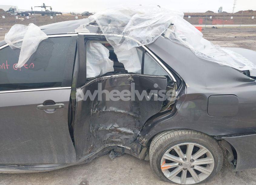 Photo 6 of 2014 Toyota Camry HYBRID XLE (VIN 4T1BD1FK1EU124950)