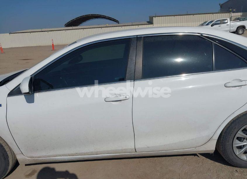 Photo 15 of 2015 Toyota Camry HYBRID LE (VIN 4T1BD1FK1FU153866)