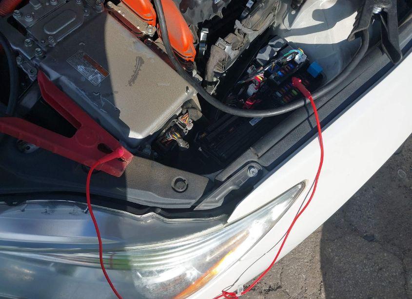 Photo 18 of 2015 Toyota Camry HYBRID XLE (VIN 4T1BD1FK1FU175656)