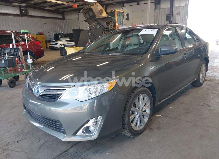 Photo 2 of 2012 Toyota Camry HYBRID XLE (VIN 4T1BD1FK2CU005639)