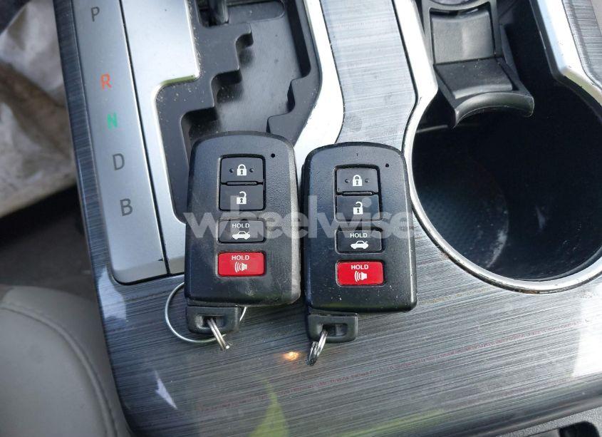 Photo 11 of 2013 Toyota Camry HYBRID XLE (VIN 4T1BD1FK2DU090595)