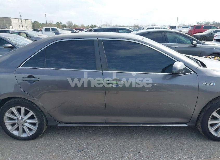 Photo 13 of 2014 Toyota Camry HYBRID XLE (VIN 4T1BD1FK2EU100303)