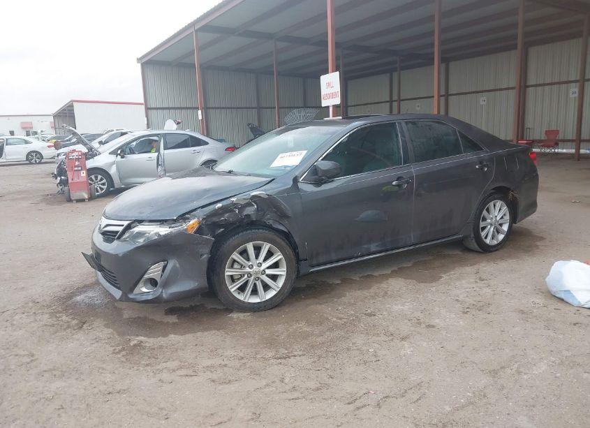 Photo 2 of 2014 Toyota Camry HYBRID XLE (VIN 4T1BD1FK2EU103914)